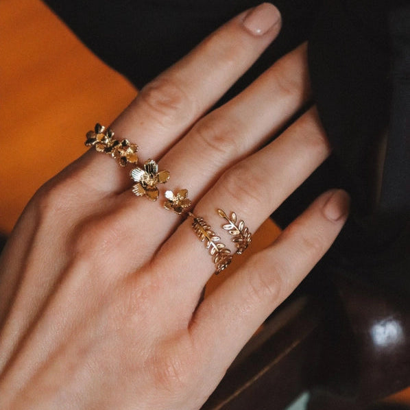 Goldener Marisa Ring mit Lorbeerblattmuster