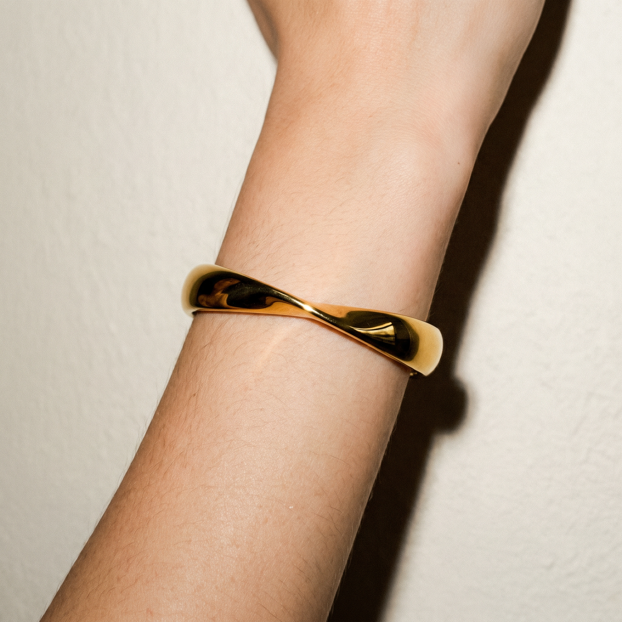 Fioren Twist Armreifen