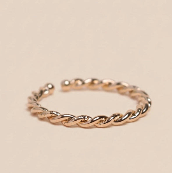 Joy Ring, gedrehter Ring mit 3 Mikron Goldbeschichtung
